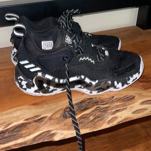 Adidas Donovan Mitchell Sneakers